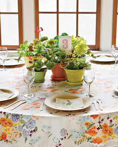 Martha Stewart Potted Plant Take-Home Centerpiece Idea