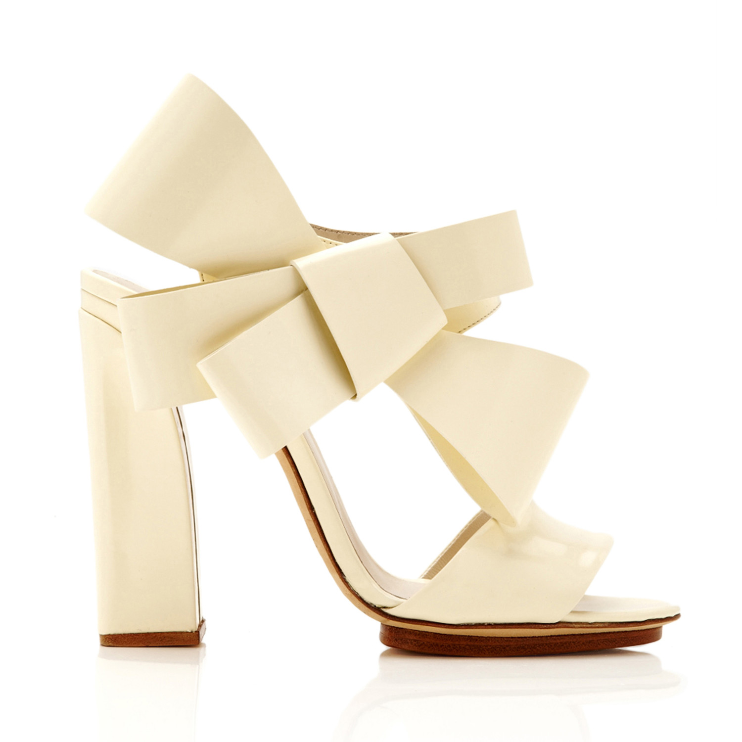 36 Best Shoes for a Bride to Wear to a Fall Wedding | Martha Stewart Weddings