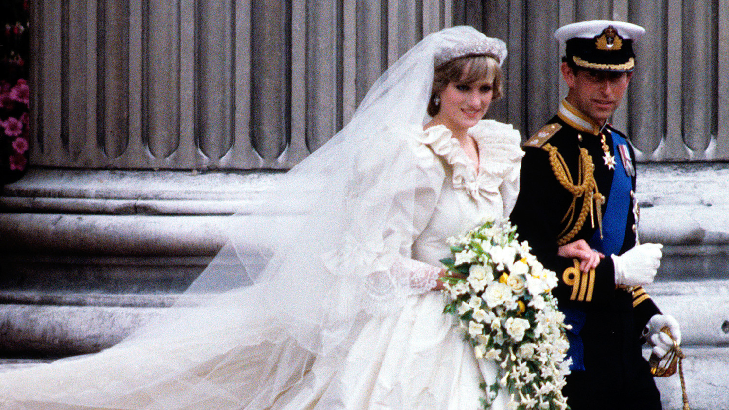 The Story Behind Princess Dianas Iconic Wedding Dress Martha Stewart