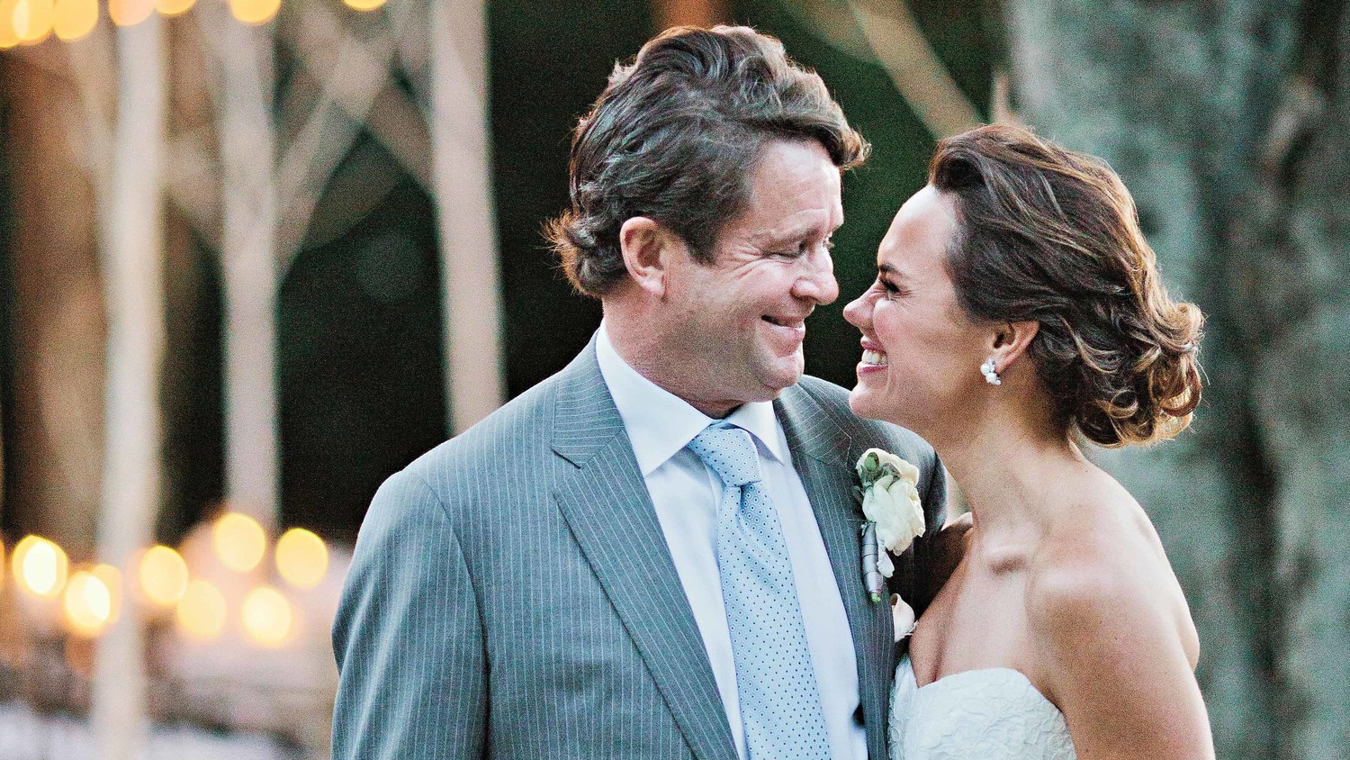 a tennessee wedding at the couple 39 s log cabin home bachelor party checklists