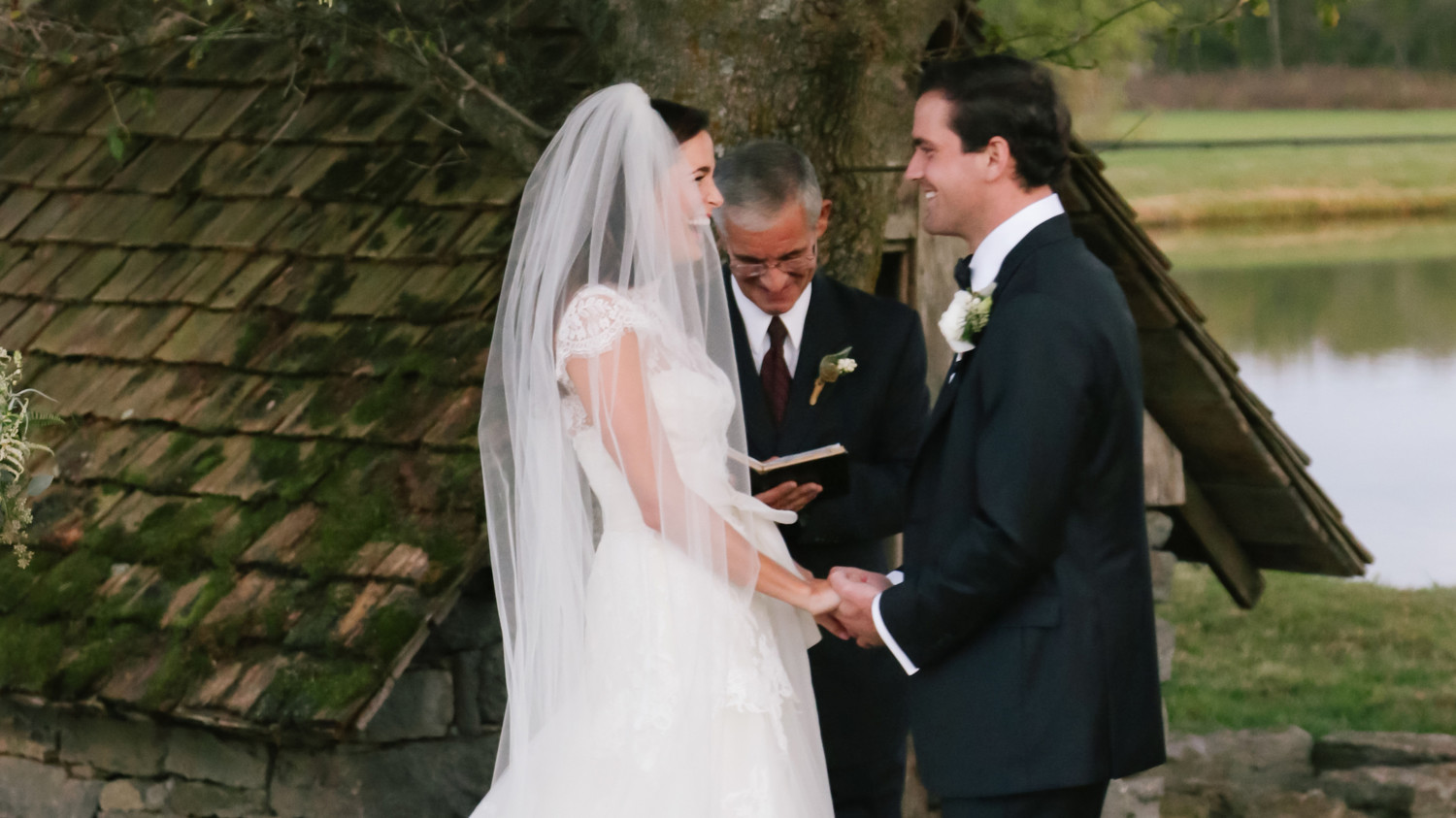 How To Become A Wedding Officiant 13 Steps With Pictures