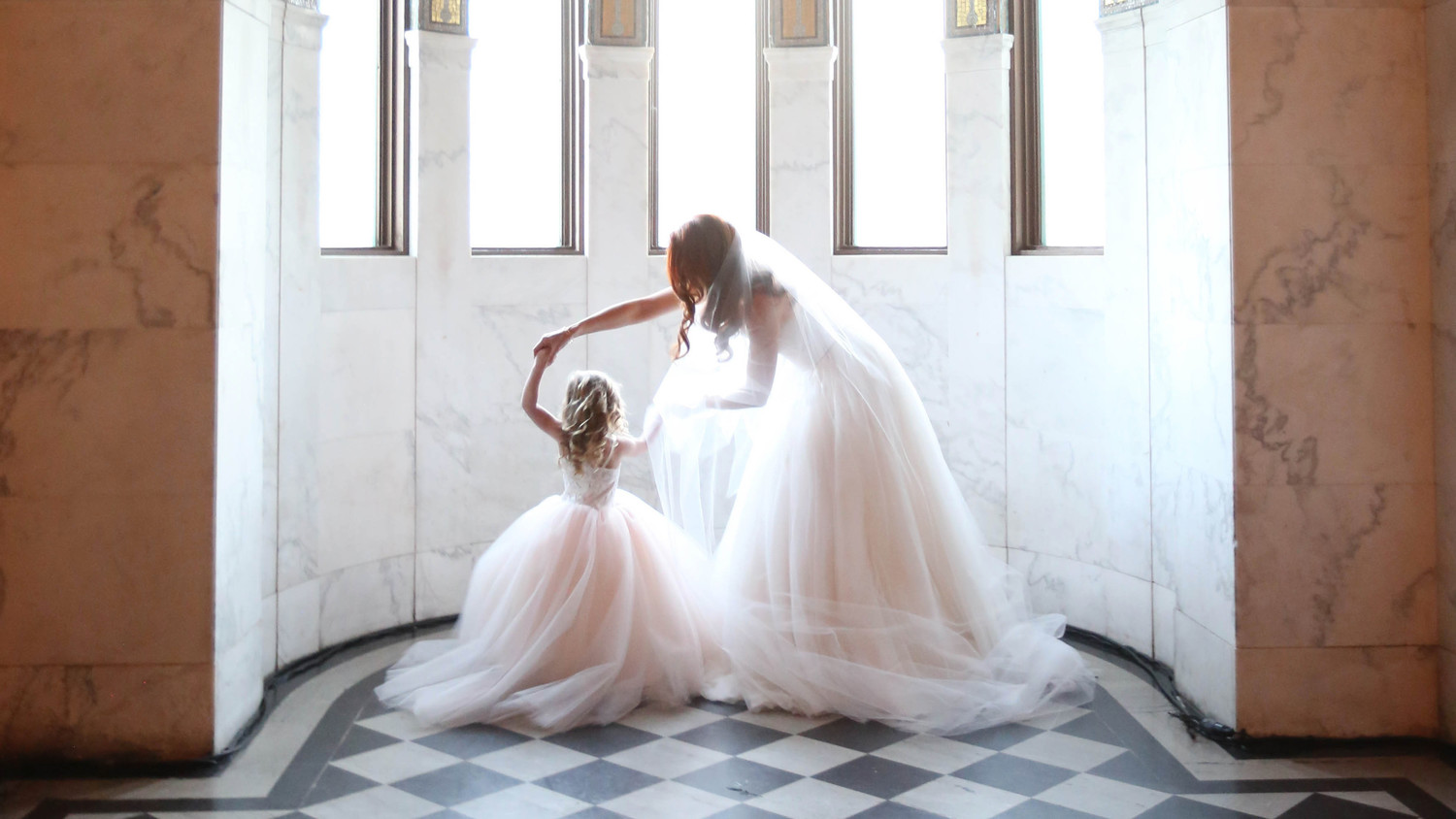 summer beach wedding mother of the bride dresses mother daughter moments elizabeth messina 03 0517 horiz - summer beach wedding mother of the bride dresses