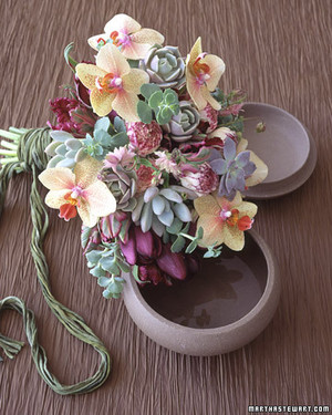 38 Ideas For Your Bridesmaids 39 Bouquets Martha Stewart Weddings This Bouquet From Martha Stewart Weddings Is Made Entirely Of Tissue Paper Click On The