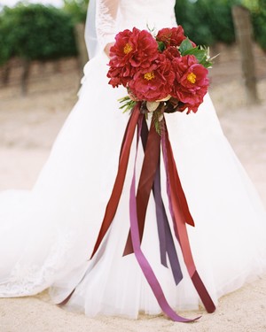 The 50 Best Wedding Bouquets Martha Stewart Weddings How To Make Your Own Bridal Bouquet