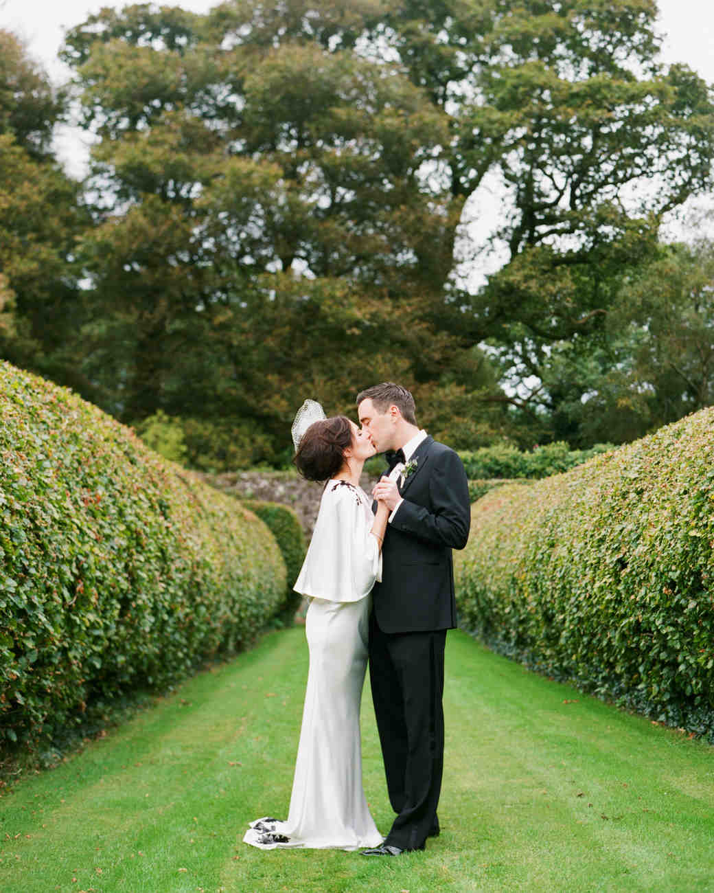 10 Irish Wedding Traditions For Your Big Day Martha Stewart Weddings