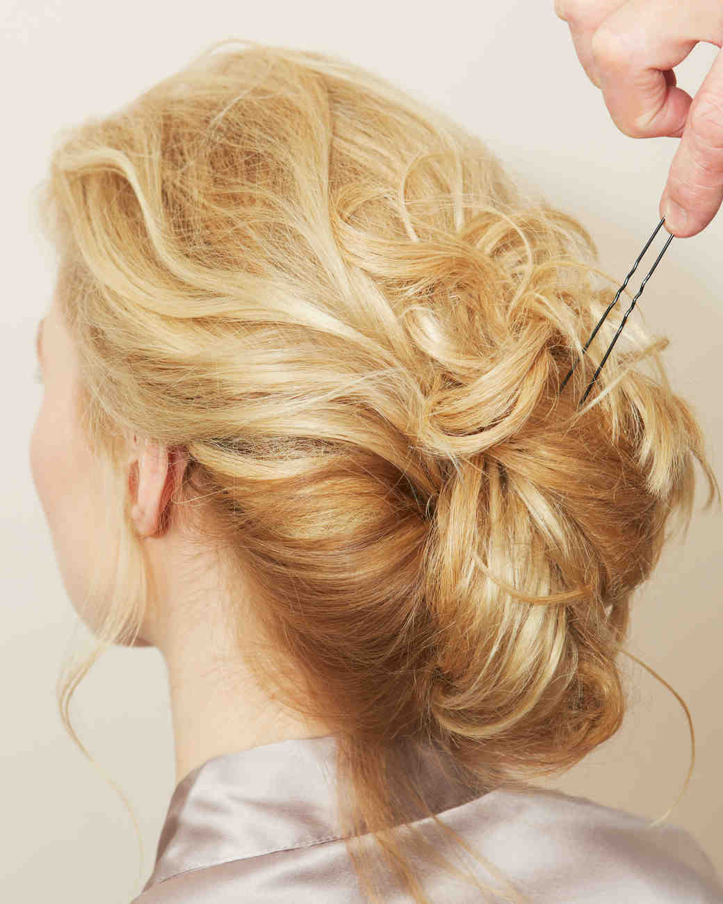 Low clean textured buns are all the rage for 2019. . . . Prep with a