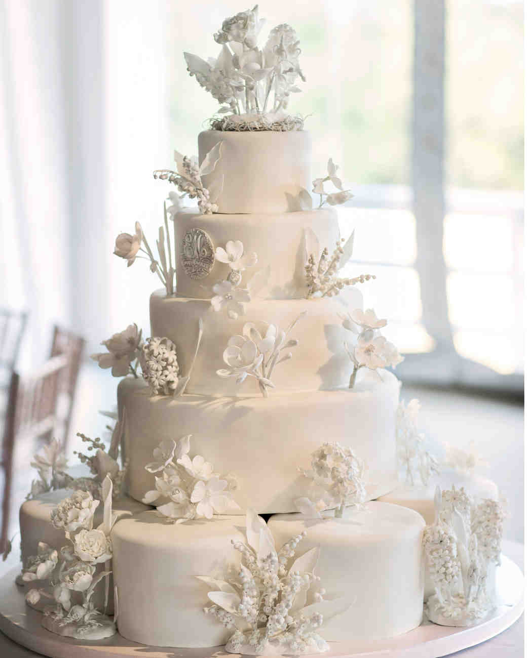 45 Wedding Cakes With Sugar Flowers That Look Stunningly Real Martha Stewart Weddings