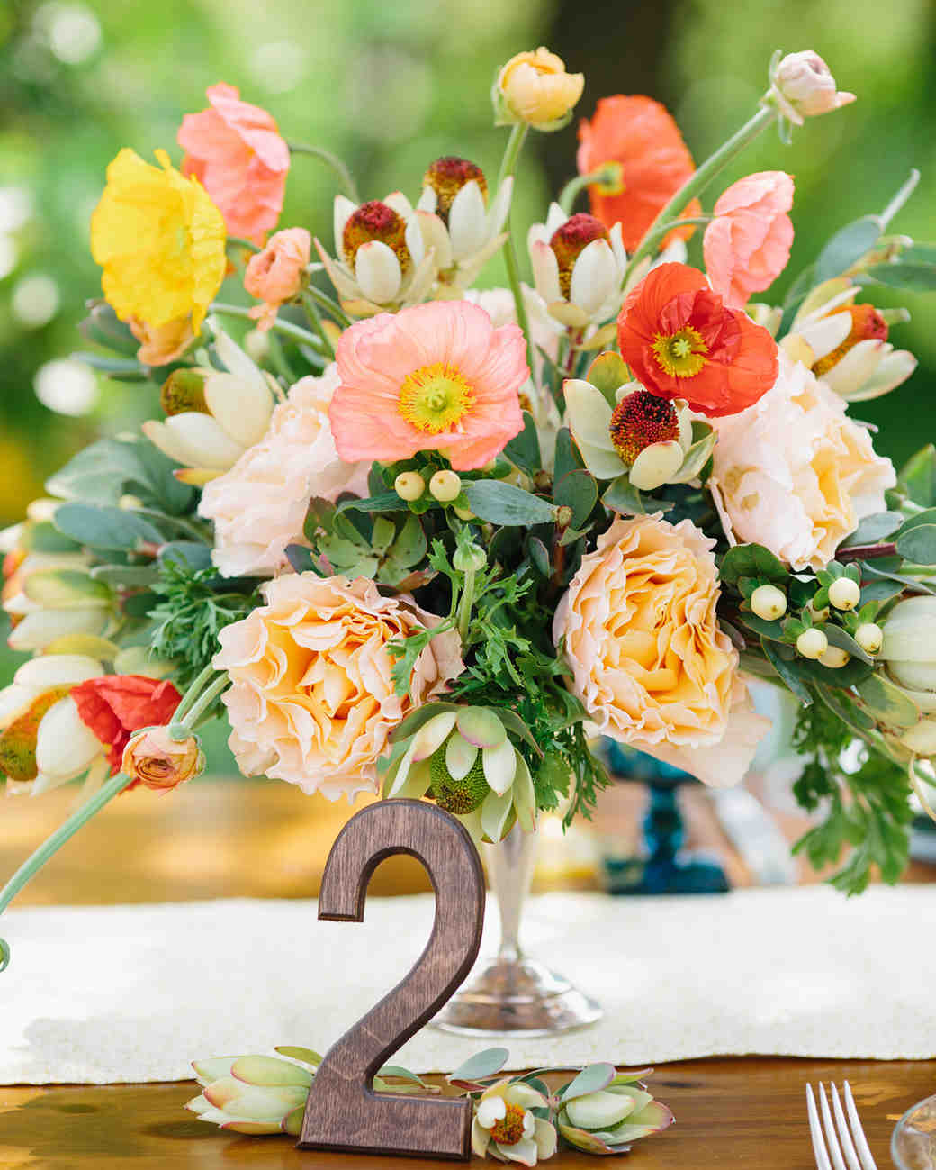 Stunning Summer Centerpieces Using In Season Flowers Martha Stewart Weddings 6964