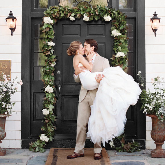 joanna-kyle-real-weddings-bride-groom-front-door-009012-r1-003-d111223.jpg