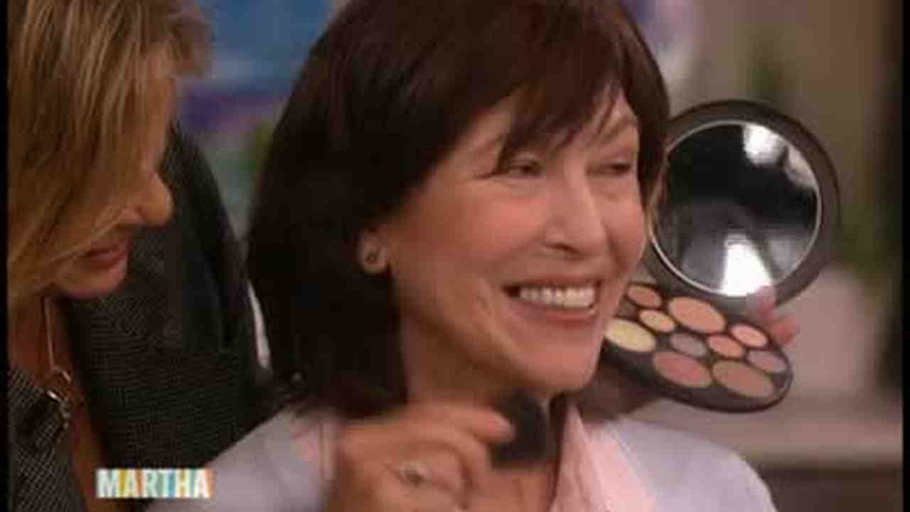 Lauren Hutton Gives A Makeover