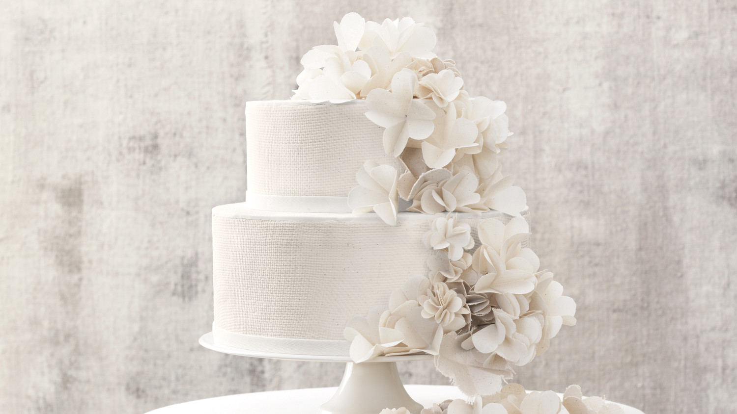 Marriage Material 10 Ideas for Using Canvas in Your Wedding Décor