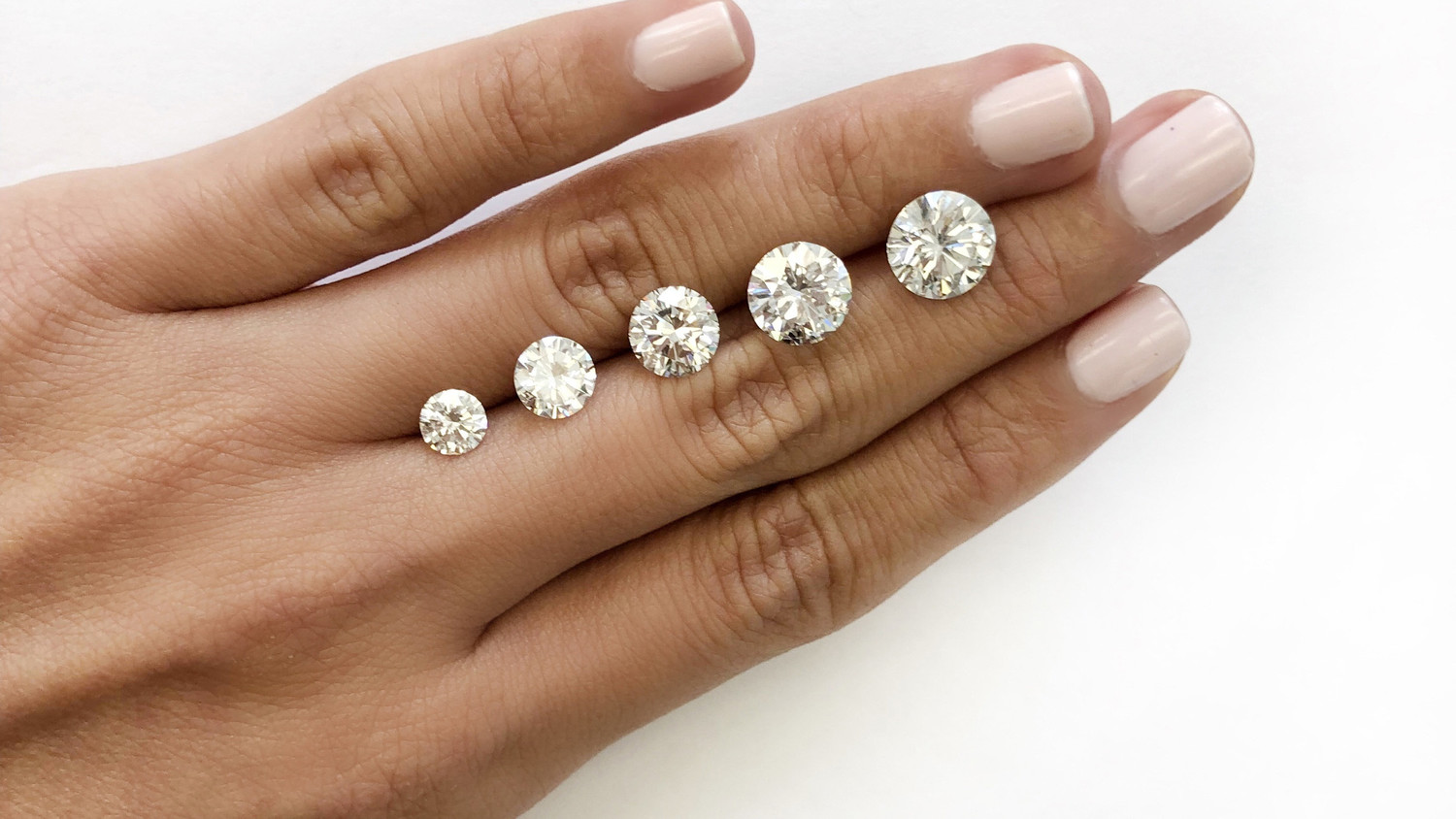 This Is What a Diamond Looks Like at Every Size—from .5 Carats to 10