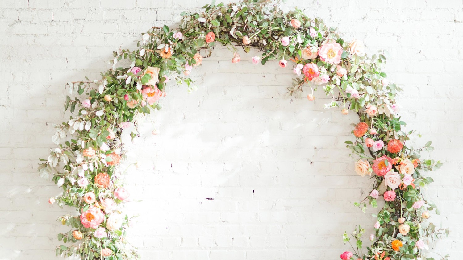 Trending Now Floral And Greenery Hoop Details Martha Stewart Weddings 