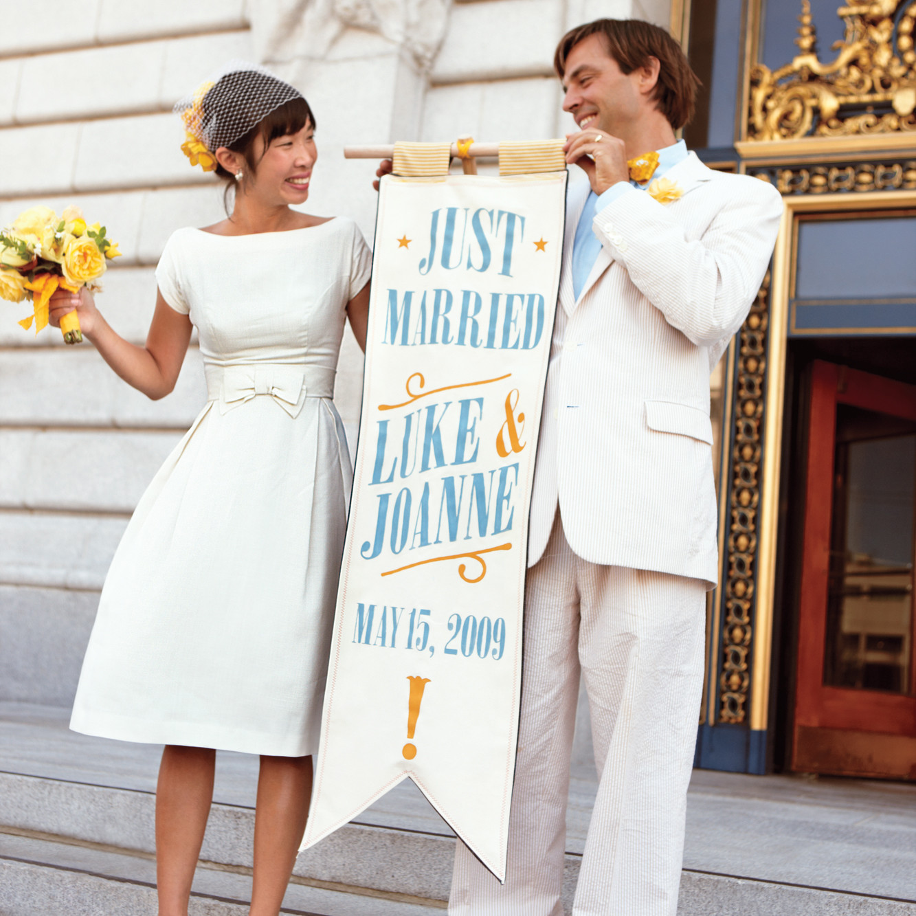 Simple White Dresses For Courthouse Wedding Photos