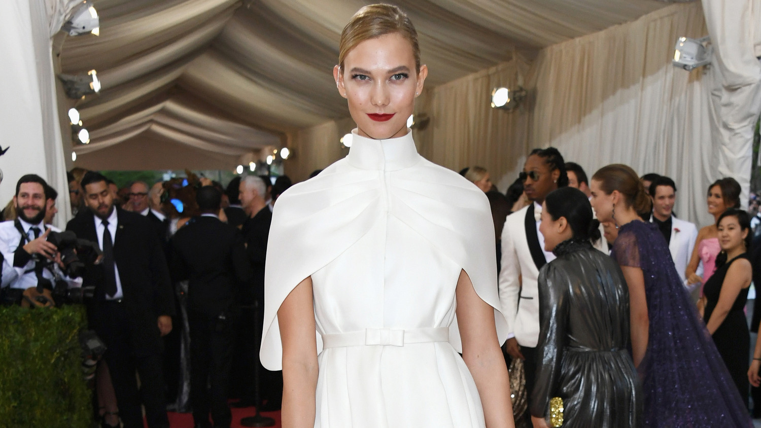 Karlie Kloss Just Revealed Her Massive Engagement Ring