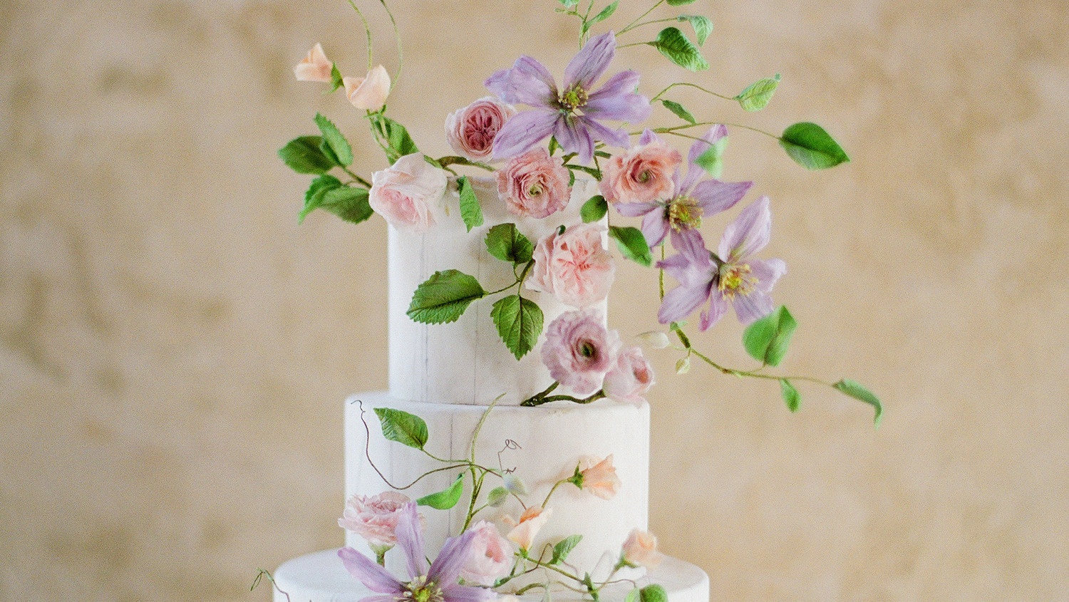 32 pastel wedding cakes