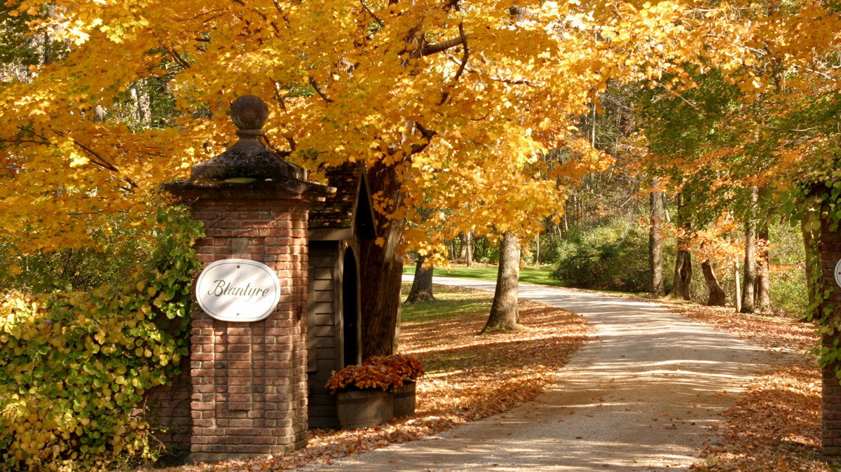 Wedding Venues With The Best Fall Foliage Martha Weddings