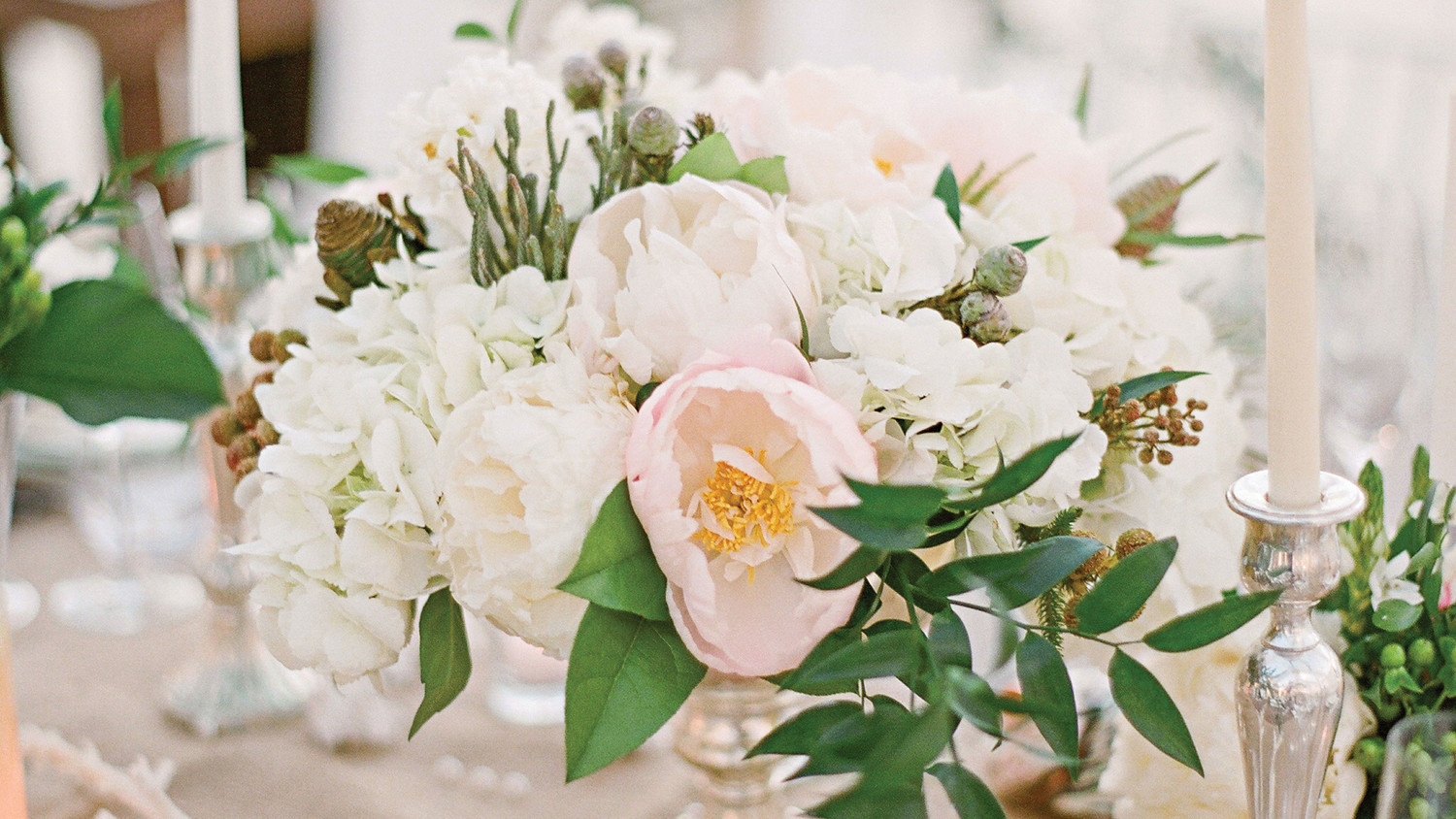 36 Simple Wedding Centerpieces Martha Stewart Weddings