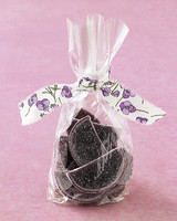 diy-bridal-shower-favors-fabric-tied-candy-su07-