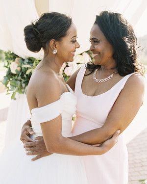 Mother Of The Bride Dresses That Wowed At Weddings Martha 35 Sleeveless Mother Of The Bride And Groom Dresses