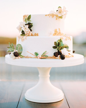 45 Wedding Cakes With Sugar Flowers That Look Stunningly Real 45 Wedding Cakes With Sugar Flowers That Look Stunningly Real