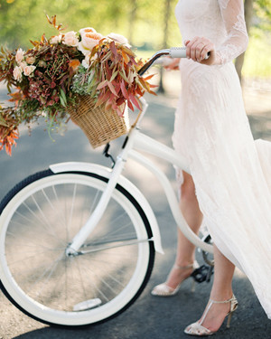 24 Ways to Use In-Season Flowers in Your Fall Wedding Arrangements