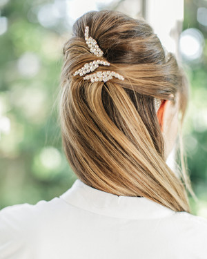 Wedding Guest Hairstyles For Every Season Martha Weddings Wedding Guest Hairstyles For Every Season