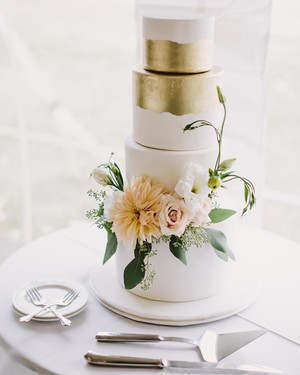 62 Fresh Fl Wedding Cakes Martha Weddings 62 Fresh Fl Wedding Cakes