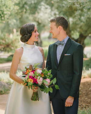 A Vibrant Diy Wedding Outdoors In Florida Martha Weddings Hanna And Stephen S Wine Country Wedding