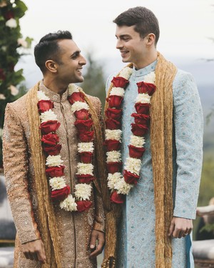 Common Indian Wedding Traditions A Joyful Vibrant Wedding At Luxury Camp In Upstate New York