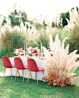 pampas grass centerpieces flowers trending bouquets tall cavin elizabeth diego arrangements san weddings reception rustic display country martha stewart backdrop