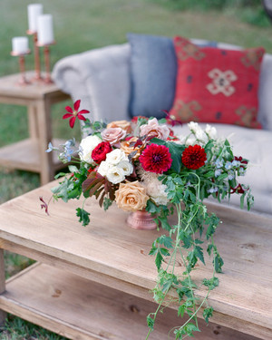 39 Simple Wedding Centerpieces Martha Weddings 23 Ways To Arrange Red Wedding Centerpieces