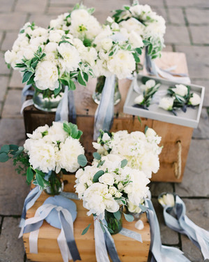 25 Wedding Bouquets With Berries Martha Weddings 64 White Wedding Bouquets