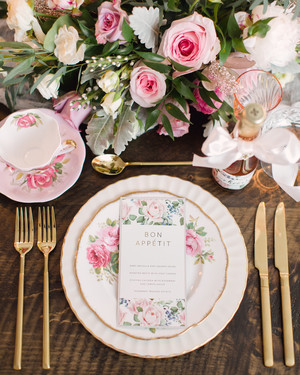Bridal Shower Etiquette You Need To Know Martha Stewart Weddings