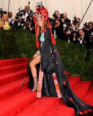 26 times sarah jessica parker wore her own shoes on the red carpet
