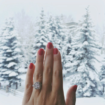 holiday-proposal-aspen-lucinda-matthew-ring-winter-0115.jpg