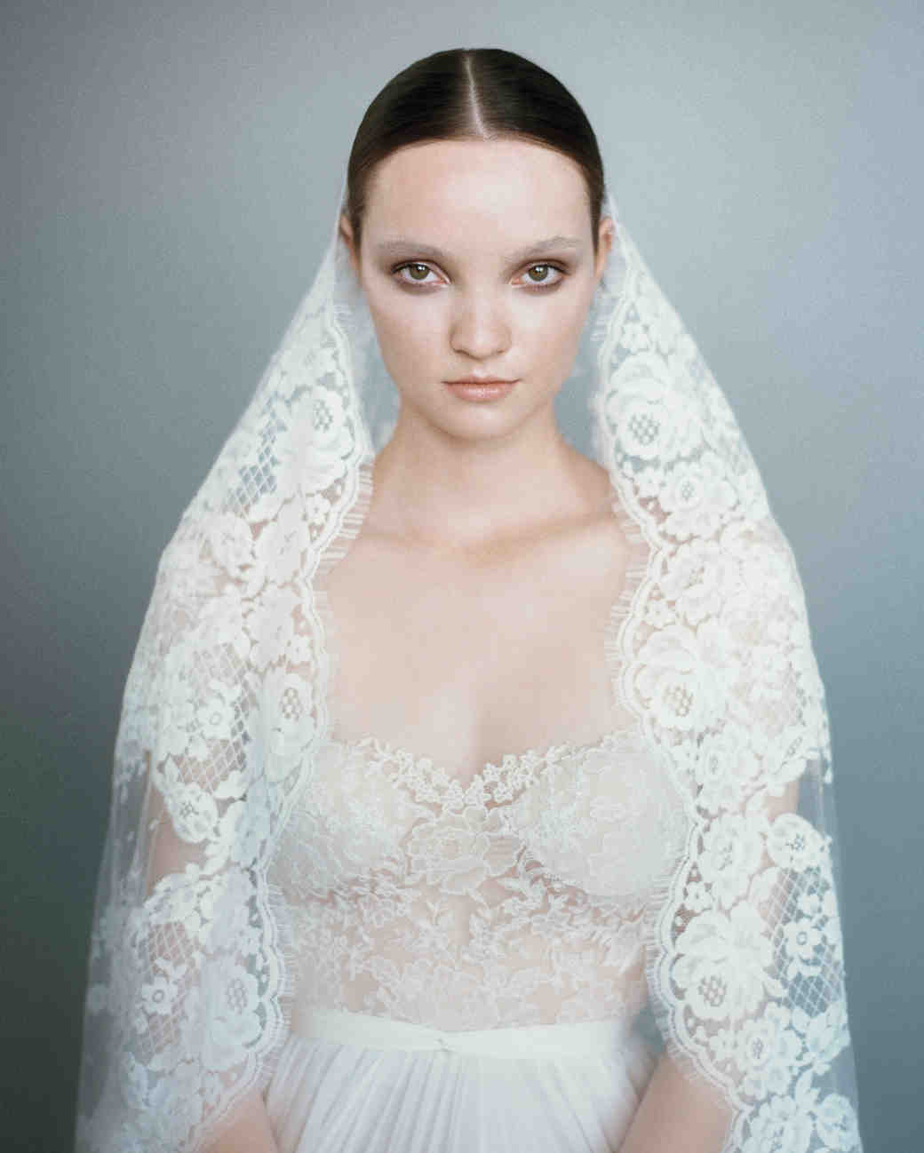 12 Seriously Stunning Wedding Veils Martha Weddings Lace Mantilla Veil