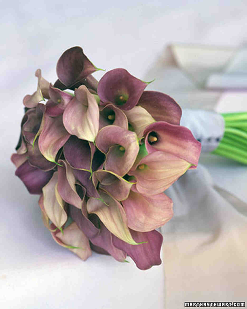 Lily Wedding Bouquets | Martha Stewart Weddings1040 x 1300