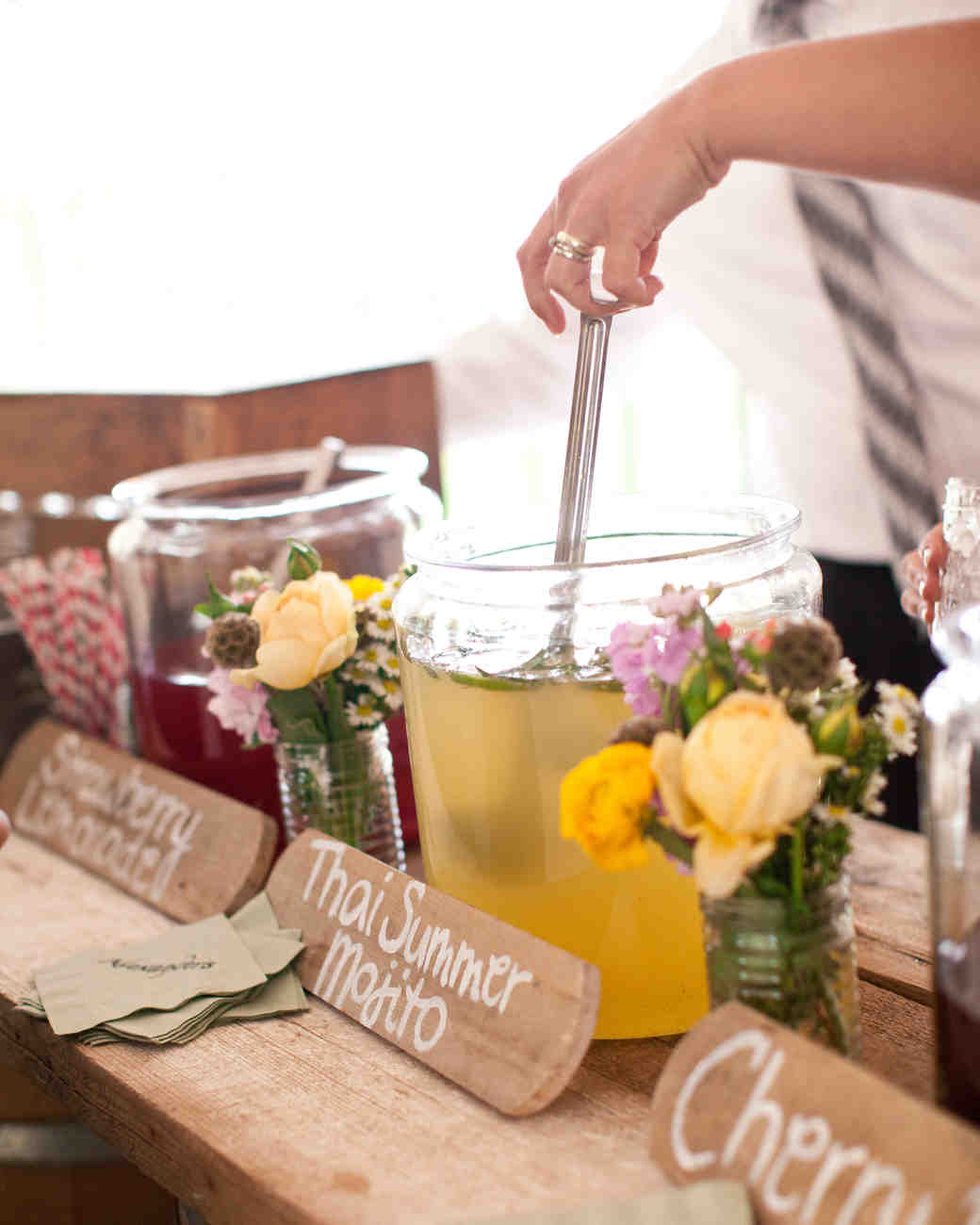 A Rustic Barn Wedding In Wisconsin Martha Weddings
