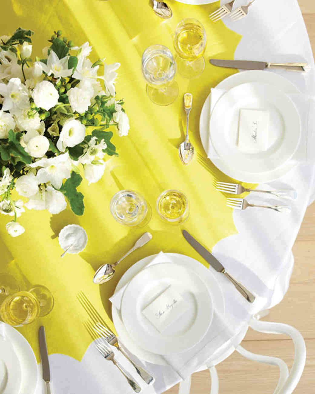 Round Table Runner How To Martha Stewart