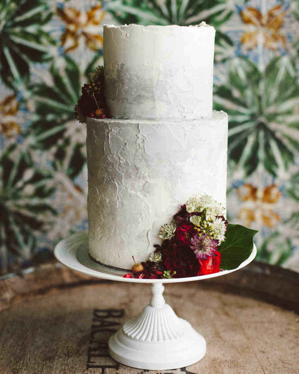 Trending Now DeckleEdged Wedding Cakes Martha Stewart Weddings