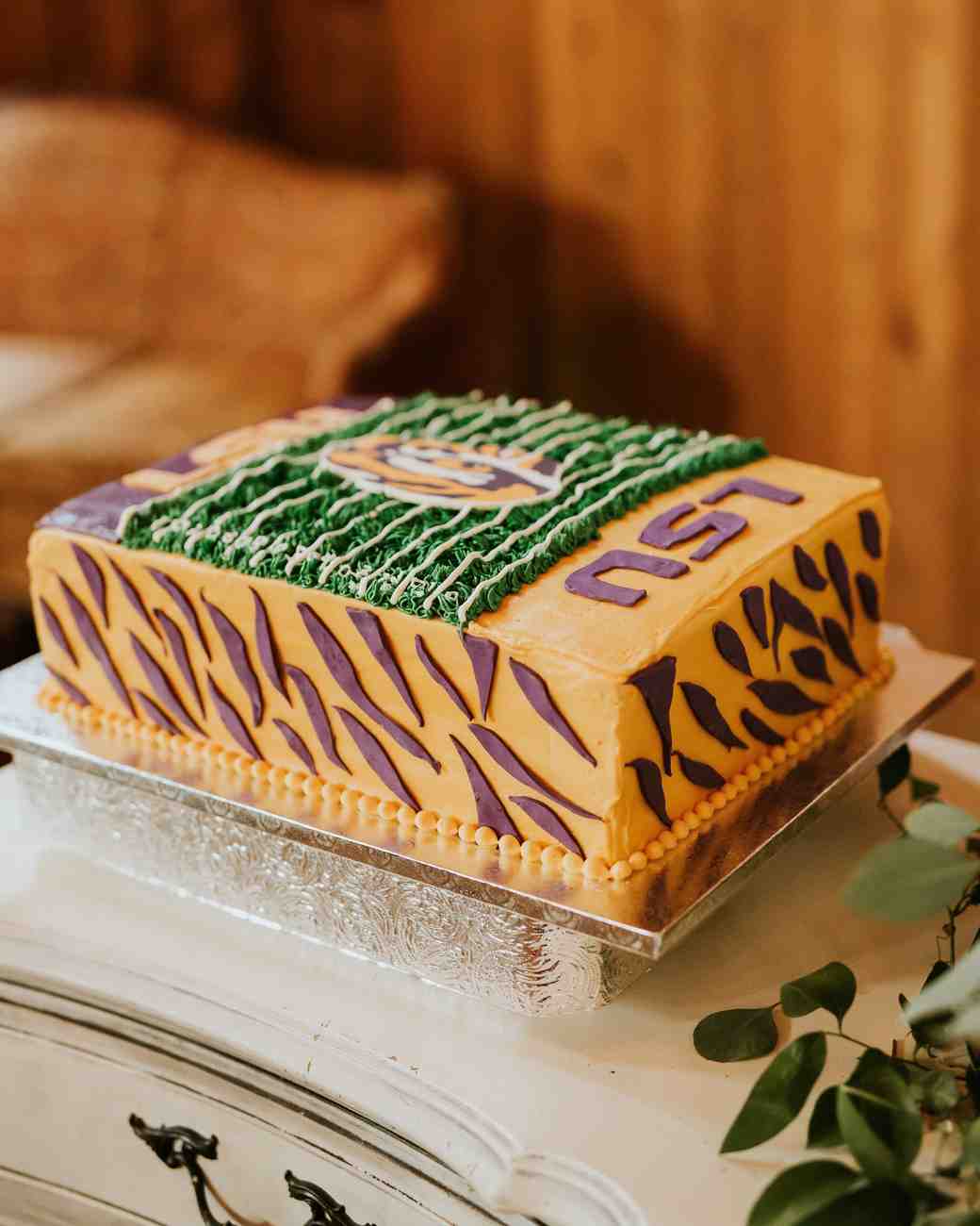 24 Unique Ideas For The Grooms Cake Martha Stewart Weddings