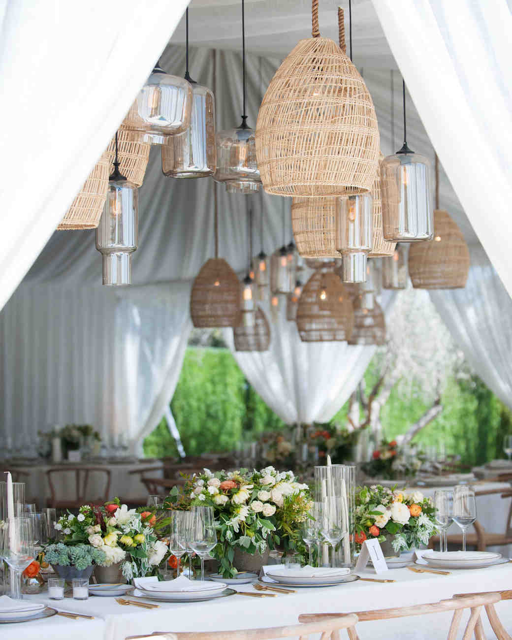 28 Tent Decorating Ideas That Will Upgrade Your Wedding Reception