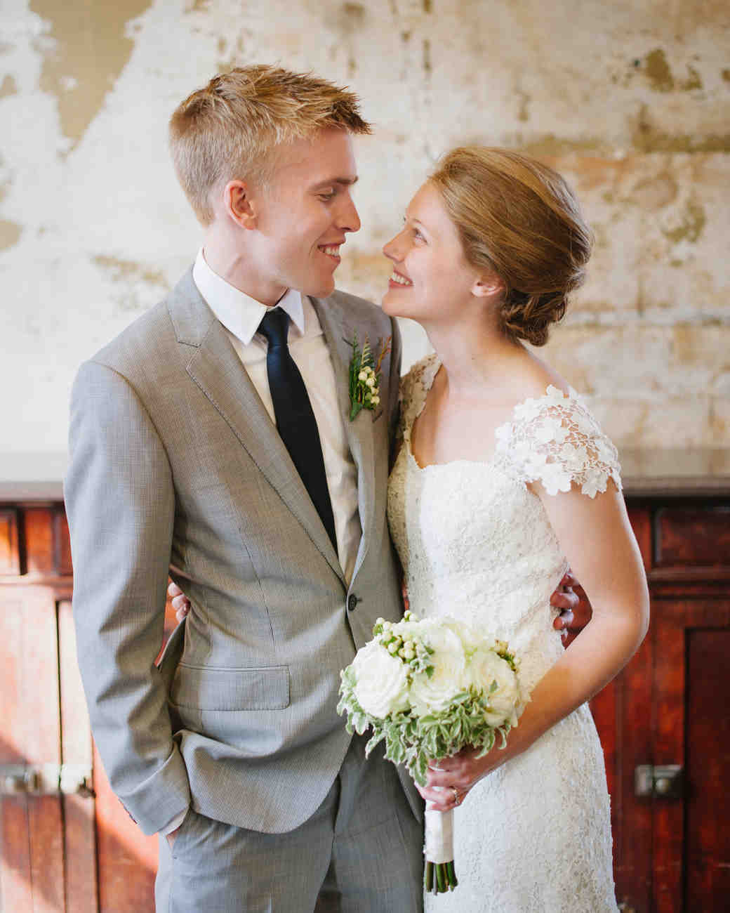 9 Tips On How To Pose That Will Make Even The Most Camera Shy Bride 9 Tips On How To Pose That Will Make Even The Most Camera Shy Bride Look Her Best In Photos Martha Weddings