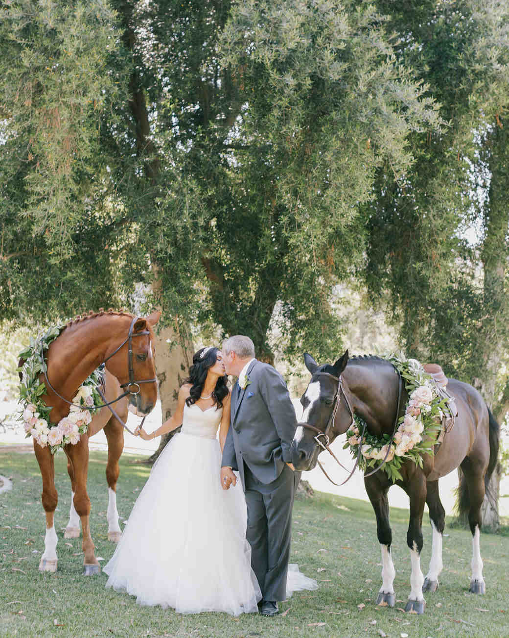 28 Meaningful Ways To Honor A Pet At Your Wedding Martha Stewart