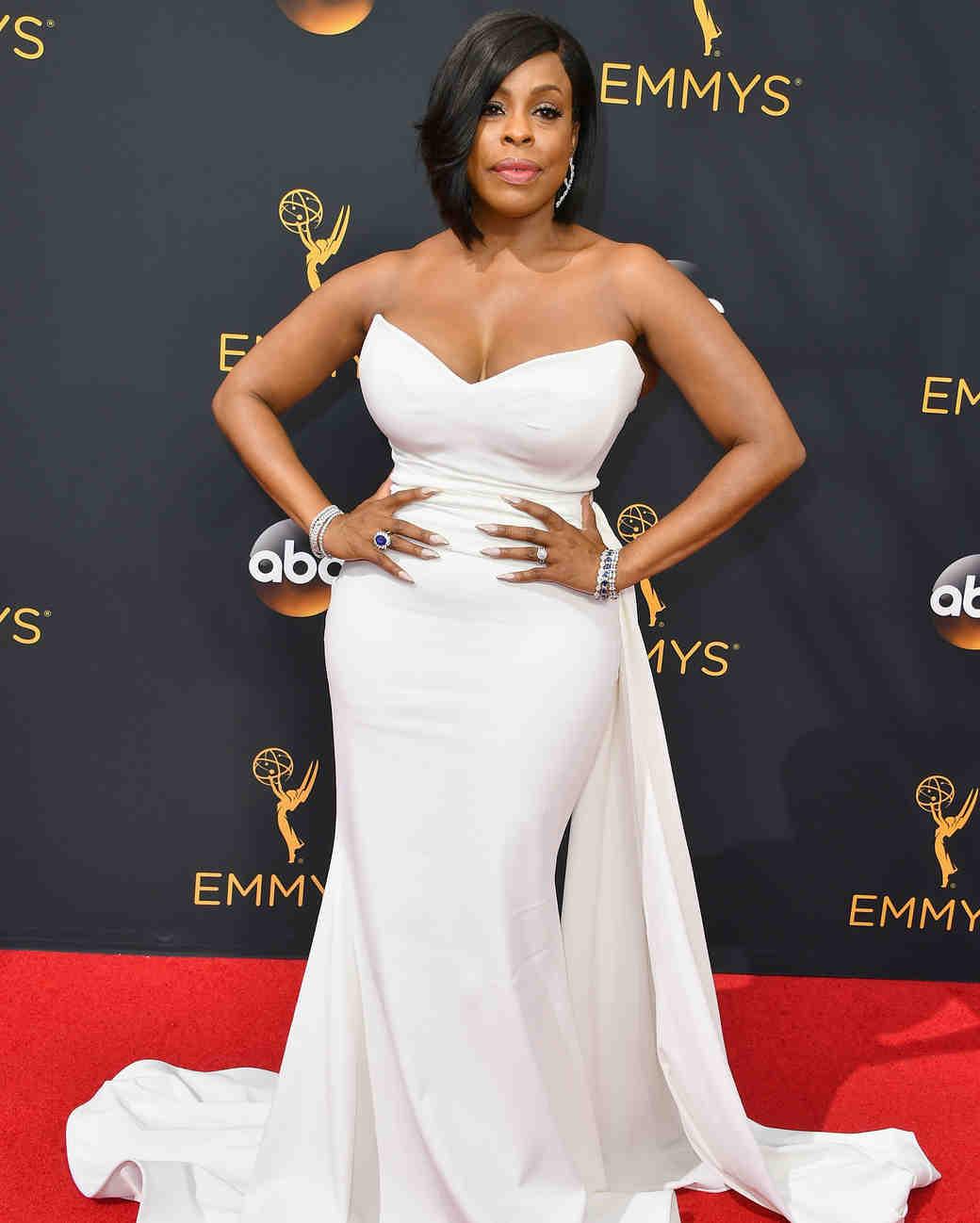 Emmy Awards 2016: The Best Red Carpet Looks to Inspire Your Wedding ...