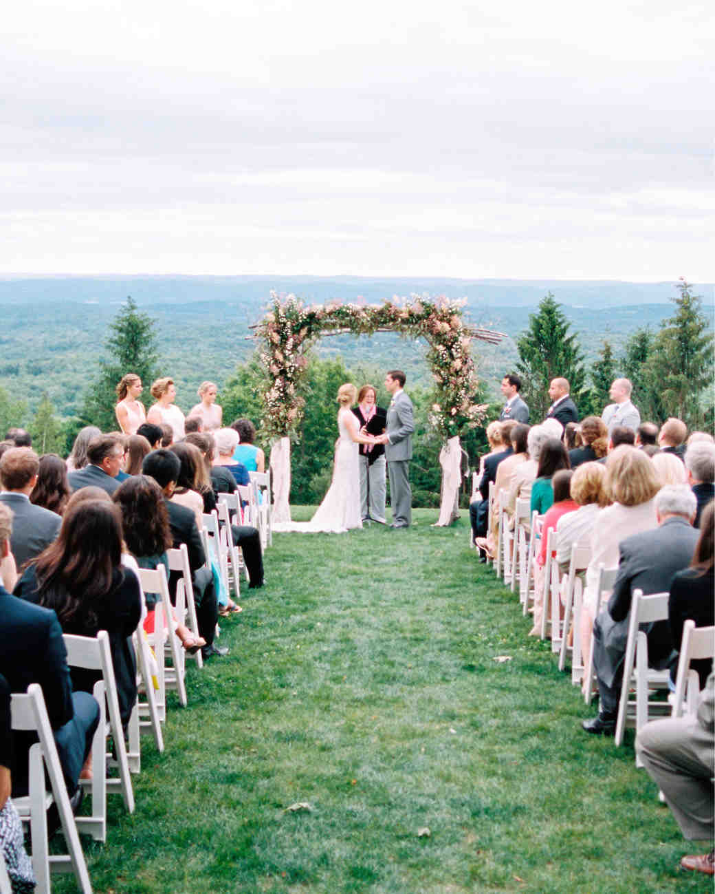 Plan A Wedding At Cedar Lakes Estate An Upscale Former Summer Camp Photography Britt Chudleigh