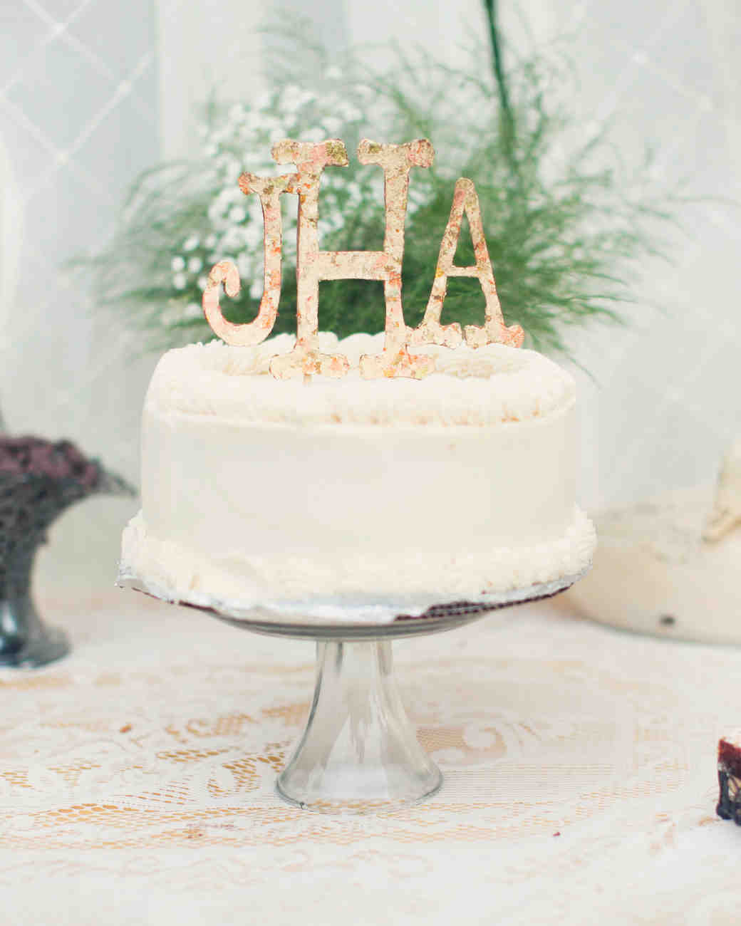 Monogrammed Wedding  Cake  Ideas  You ll Want to Put Your 