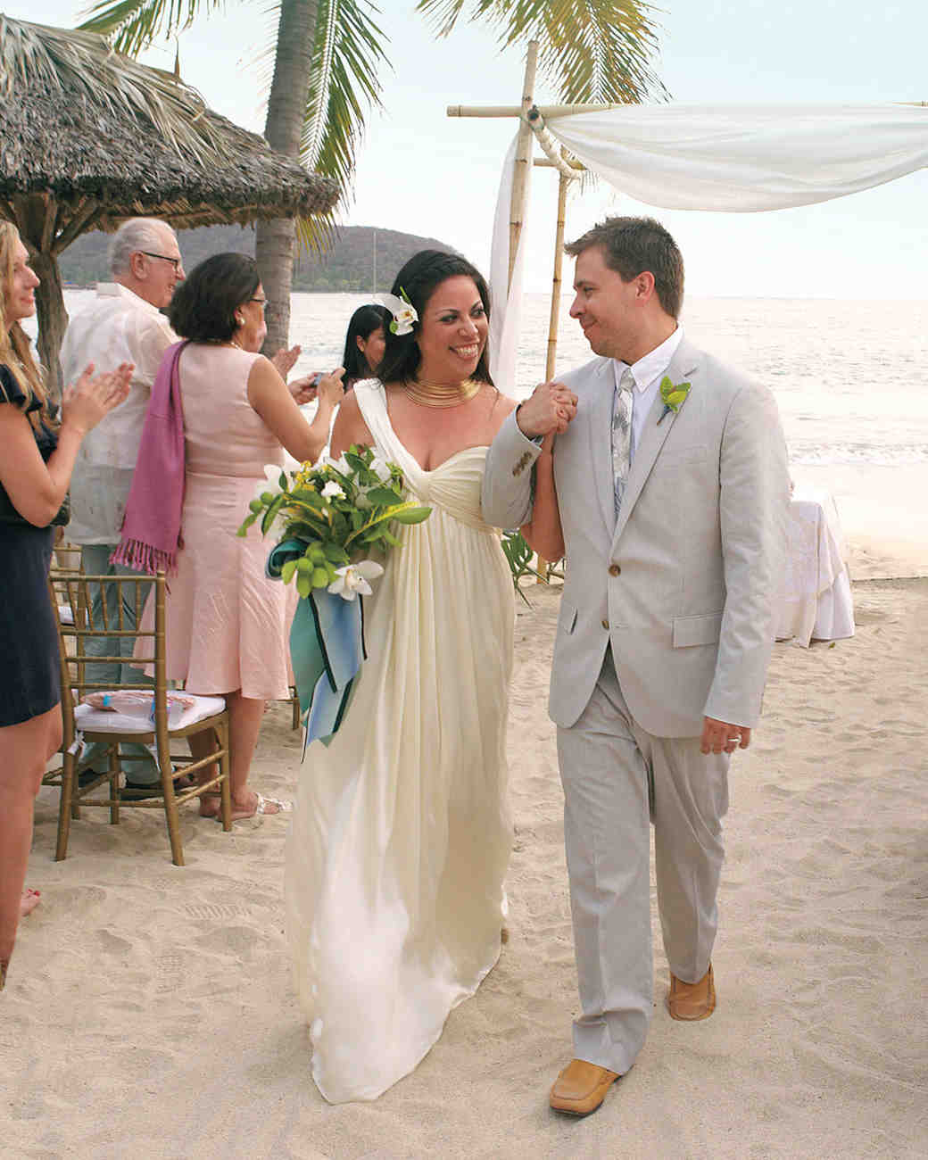 A Navy And White Destination Wedding On The Beach In Mexico Martha Newlyweds