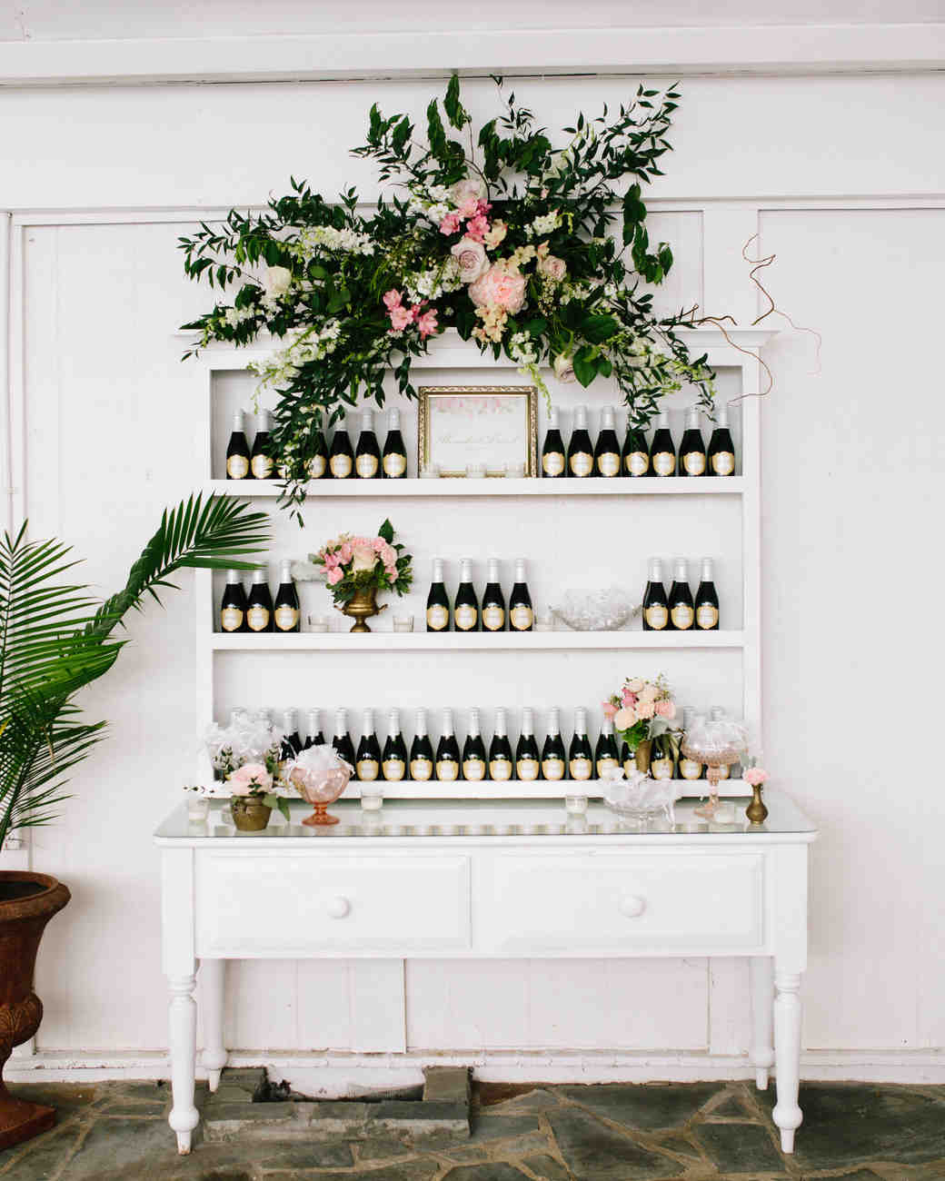 28-unique-ways-to-display-your-wedding-favors-martha-stewart-weddings